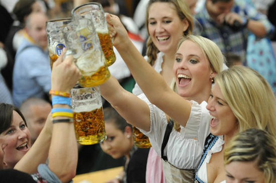 休假制度：欧洲最享受 亚洲最勤奋冰球突破豪华版app盘点各国带薪(图3)