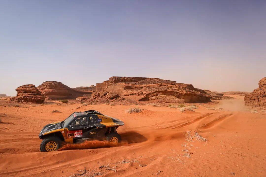 纪录！韩魏赛车SS4马拉松赛段创中国军团最佳开局冰球突破游戏网站2026达喀尔｜组图｜荒漠鏖战破(图2)