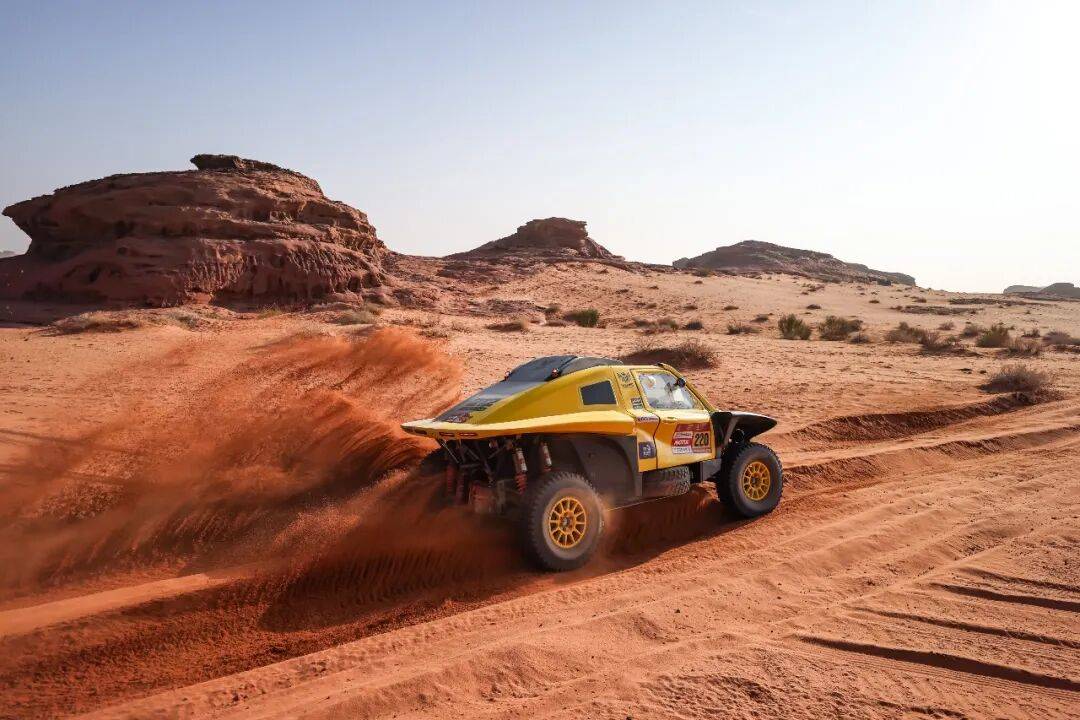 纪录！韩魏赛车SS4马拉松赛段创中国军团最佳开局冰球突破游戏网站2026达喀尔｜组图｜荒漠鏖战破(图4)